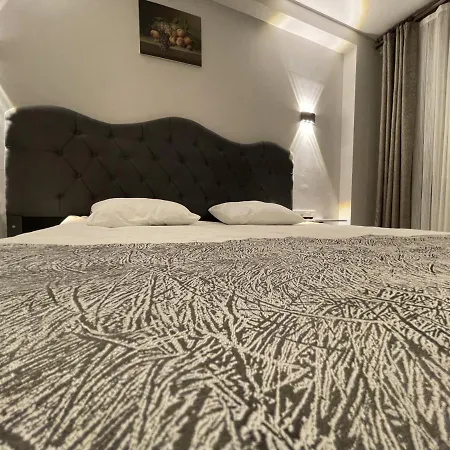 Turna Hotel *